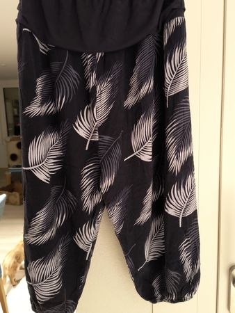 Sommer-Hose Gr. L Federprint Dunkelblau Luftig & Leicht