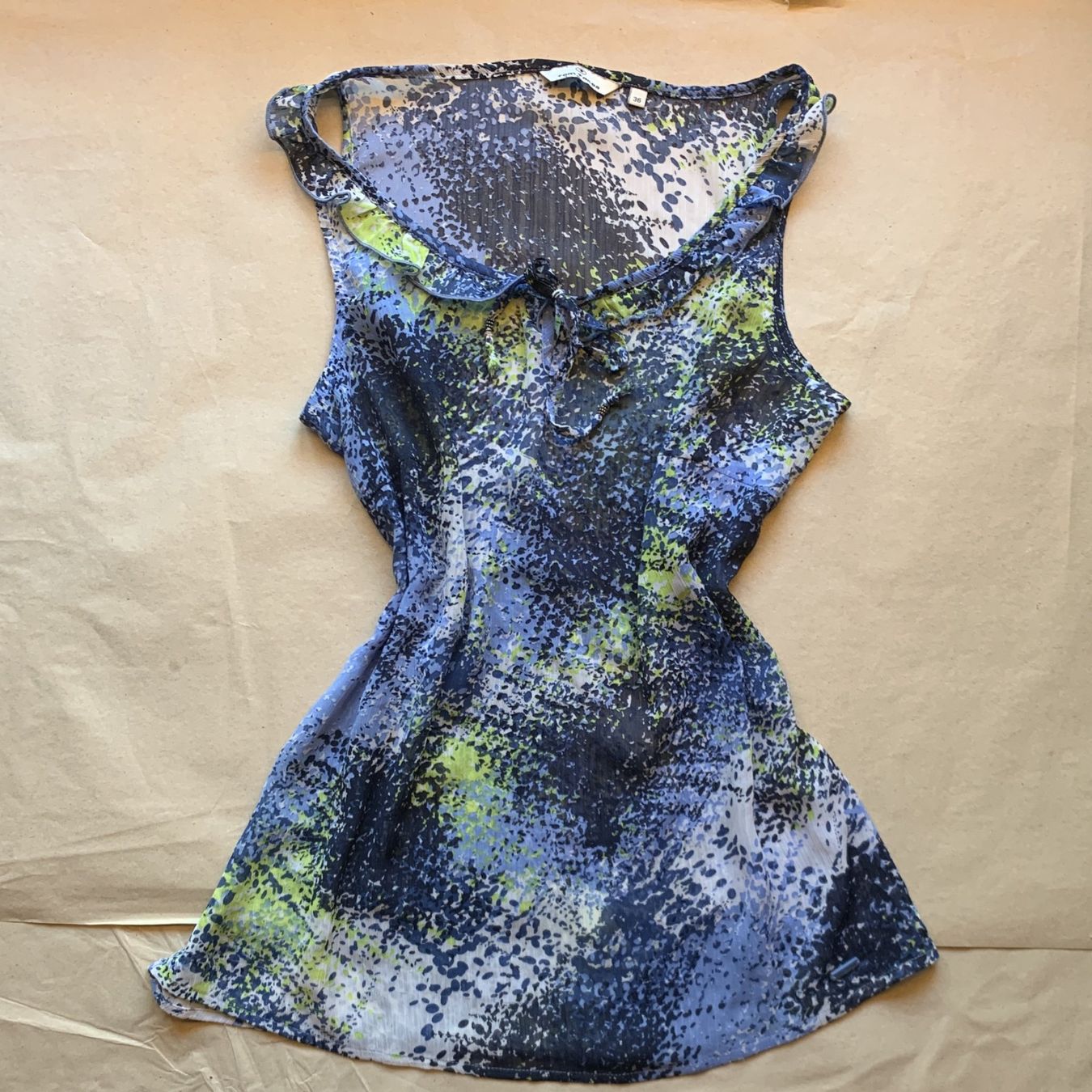 Tom Tailor Camicette: Tom Tailor ärmelloses Top in Blau-Limette – Usato da Chalais venduto da Decoarts.art 1