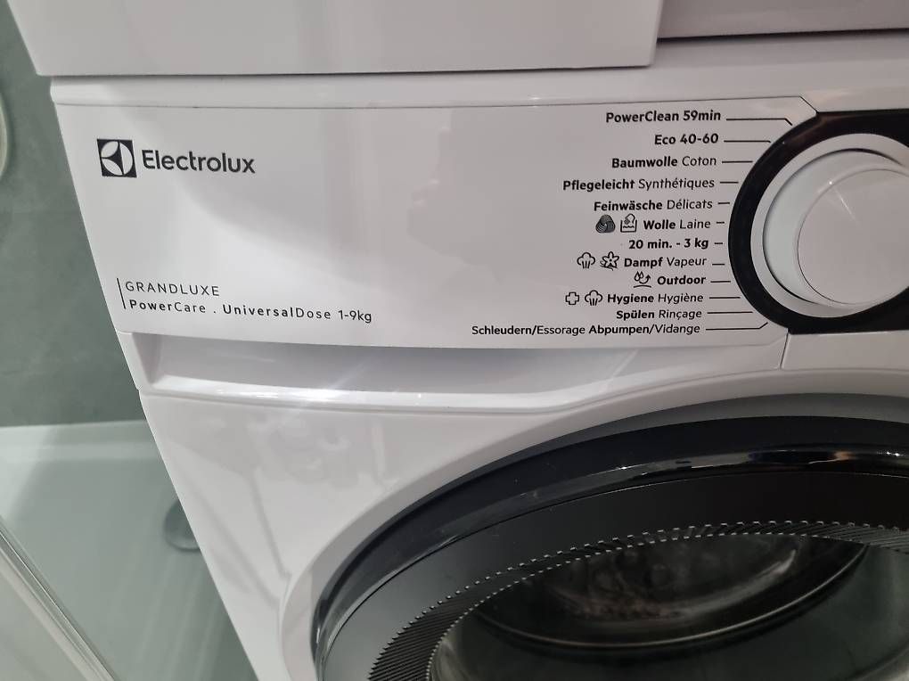 Lavatrici: Electrolux presque neuf 1/2 prix – Usato da Lausanne venduto da lio_z7ps