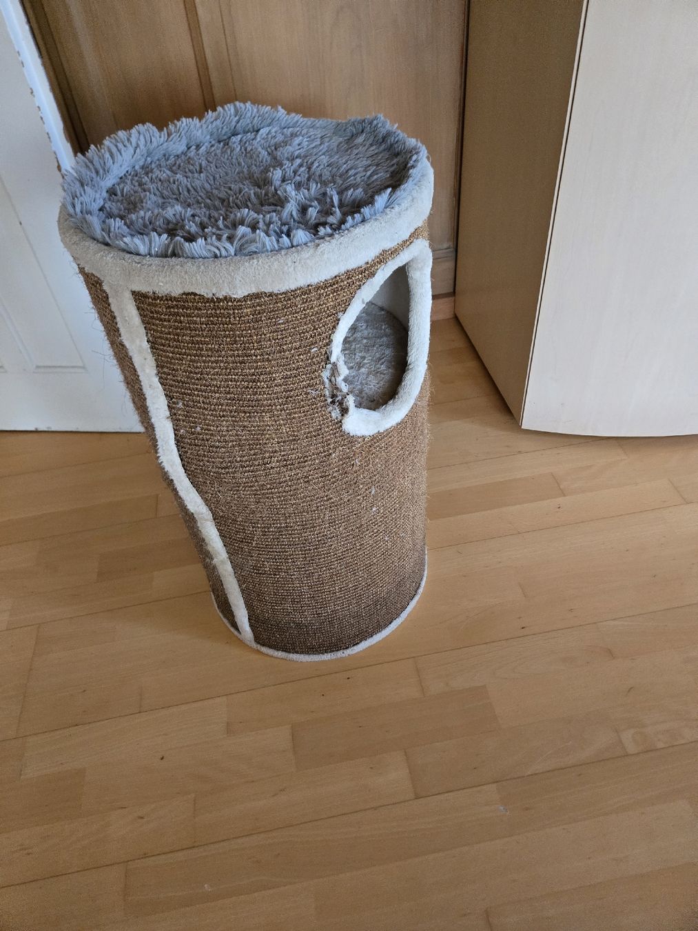 Katzenbaum - Kratzbaum: Kratzbaum   – Gebraucht aus Grünenmatt von Brauni2 2