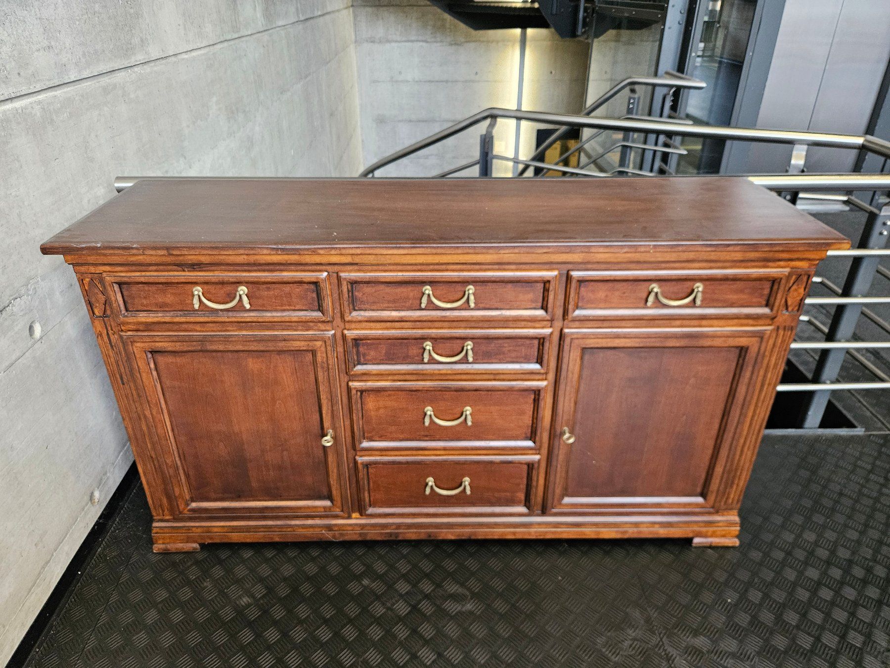Kommoden: Sideboard – Gebraucht aus Densbüren von Taodiver