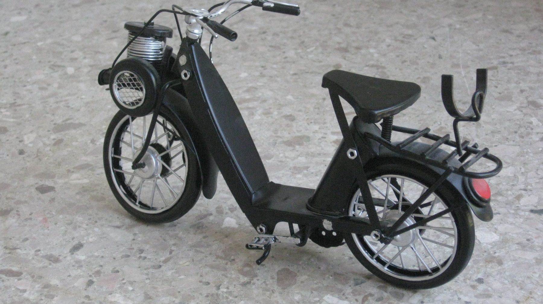 Kit di modellismo & Modellini statici: Velo Solex Modell aus Metall – Usato da Nussbaumen AG venduto da Daddy5 2