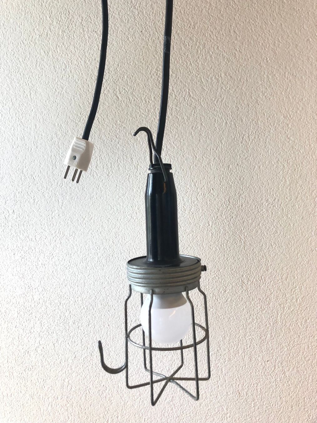 Lampen: Vintage Werkstatt Lampe mit Schutzkorb – Gebraucht aus Benken ZH von Dulcinea90 1