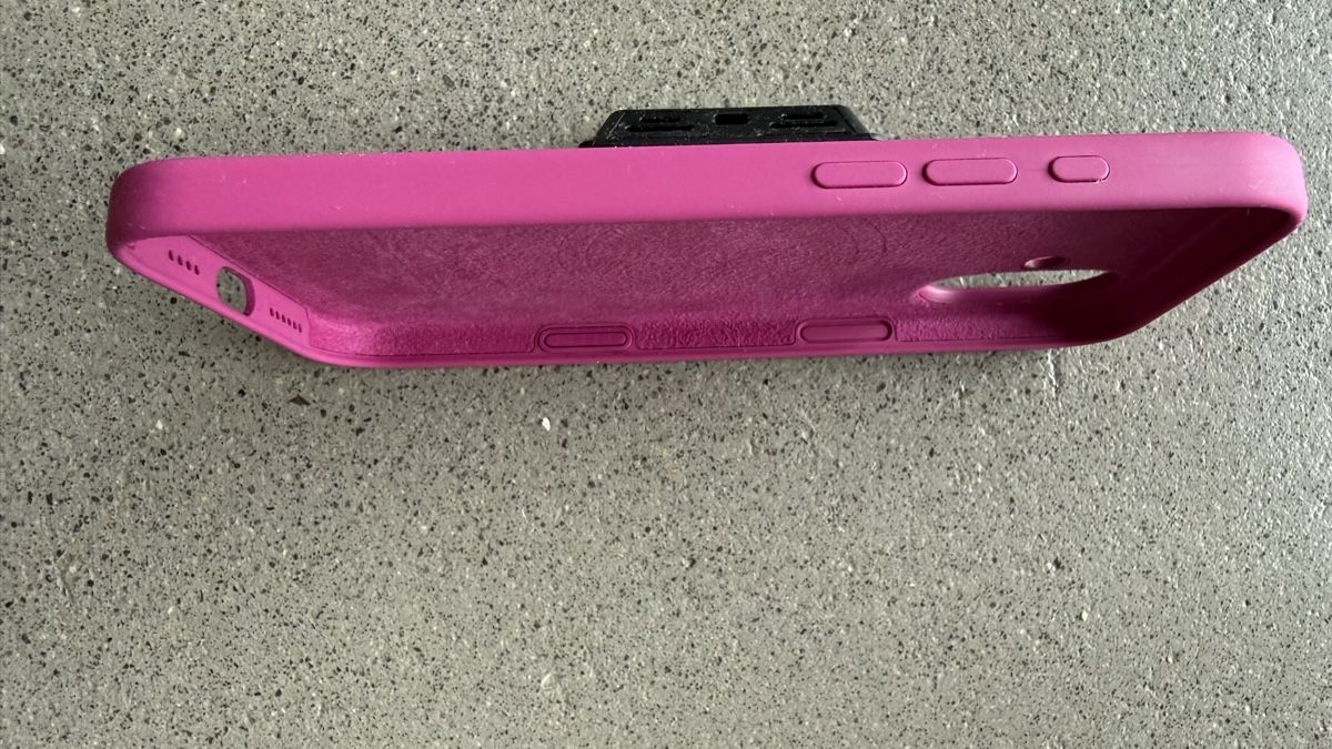Apple Covers & Schutzfolien: Original Apple Cover Silikon, iPhone 16 Plus – Gebraucht aus Luzern von mar_x96f 2