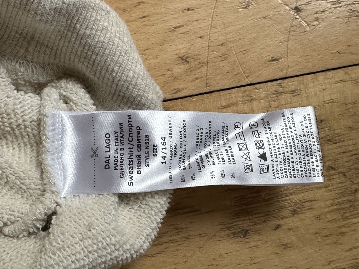 Pullover & Sweatshirts: Kapuzenpullover Grösse 14/164 – Gebraucht aus Zürich von 4meret 3