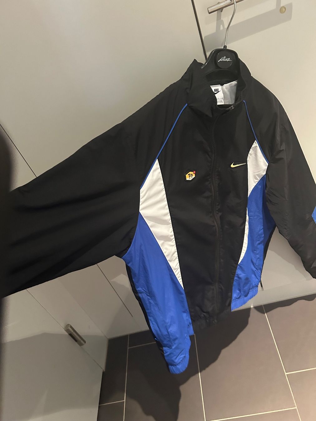 Nike Giacche: Nike Jacke – Nuovo (secondo la descrizione) da Schlieren venduto da Leavio 2