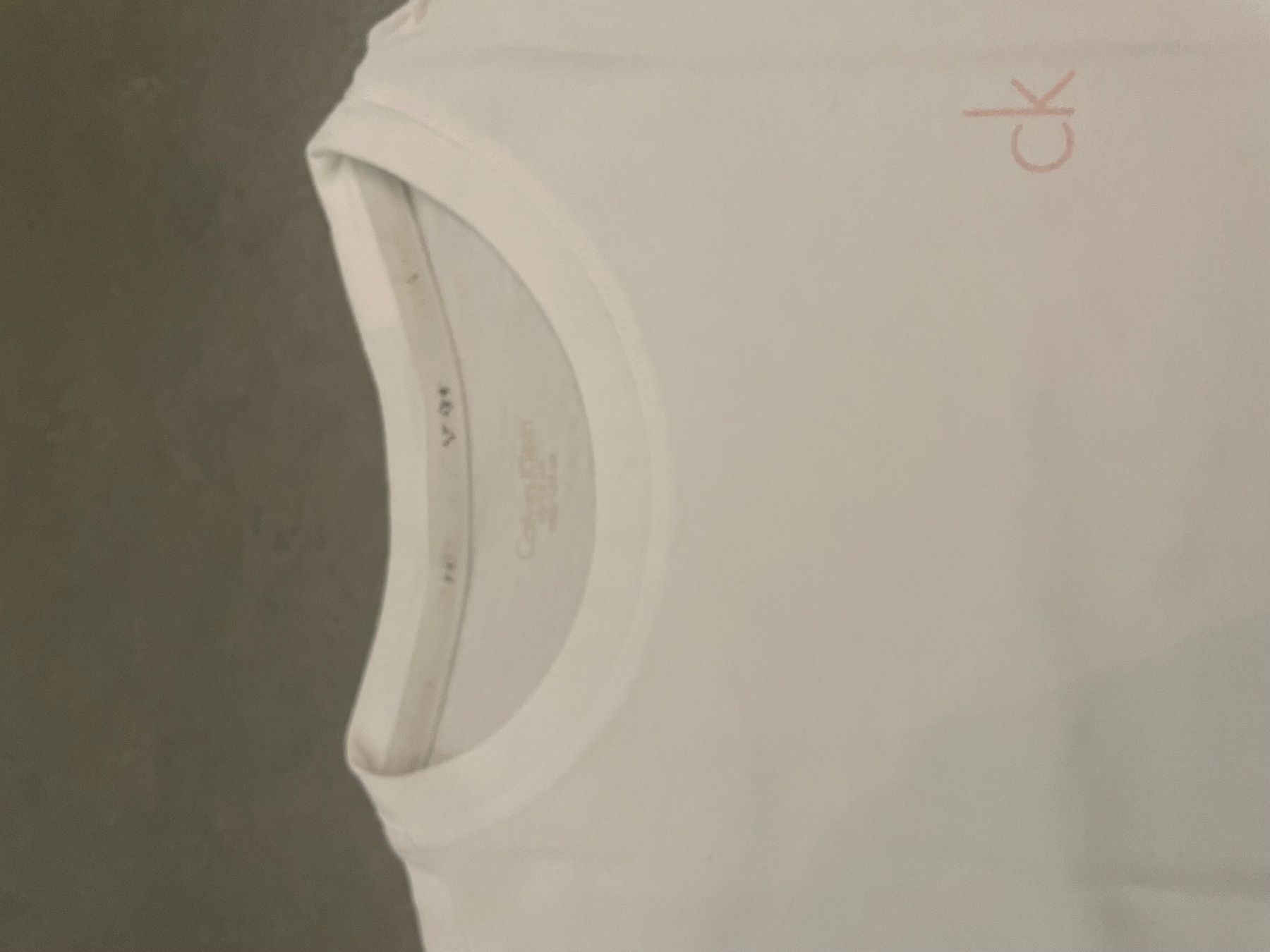 Calvin Klein Camicie, T-shirt & Polo: Calvin Klein T-shirt – Usato da Zürich venduto da Ivona3 3