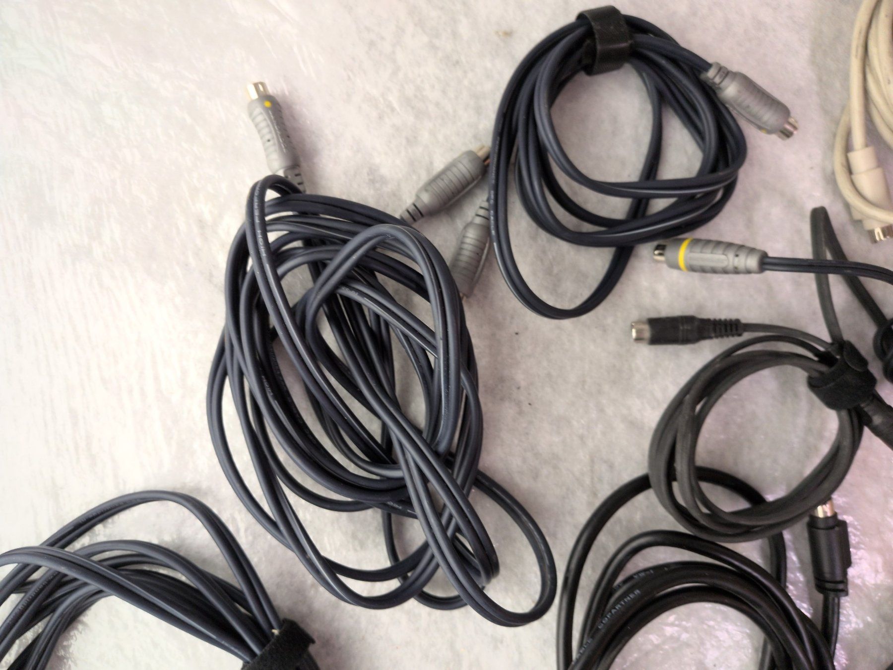 Kabel: S-Video Kabel 26Stk – Gebraucht aus Basel von Fcol 5