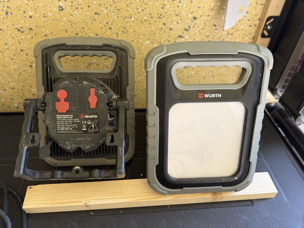 Würth Lampade: Lampe LED de chantier rechargeable Würth  – Usato da Rebeuvelier venduto da Rikinette8789