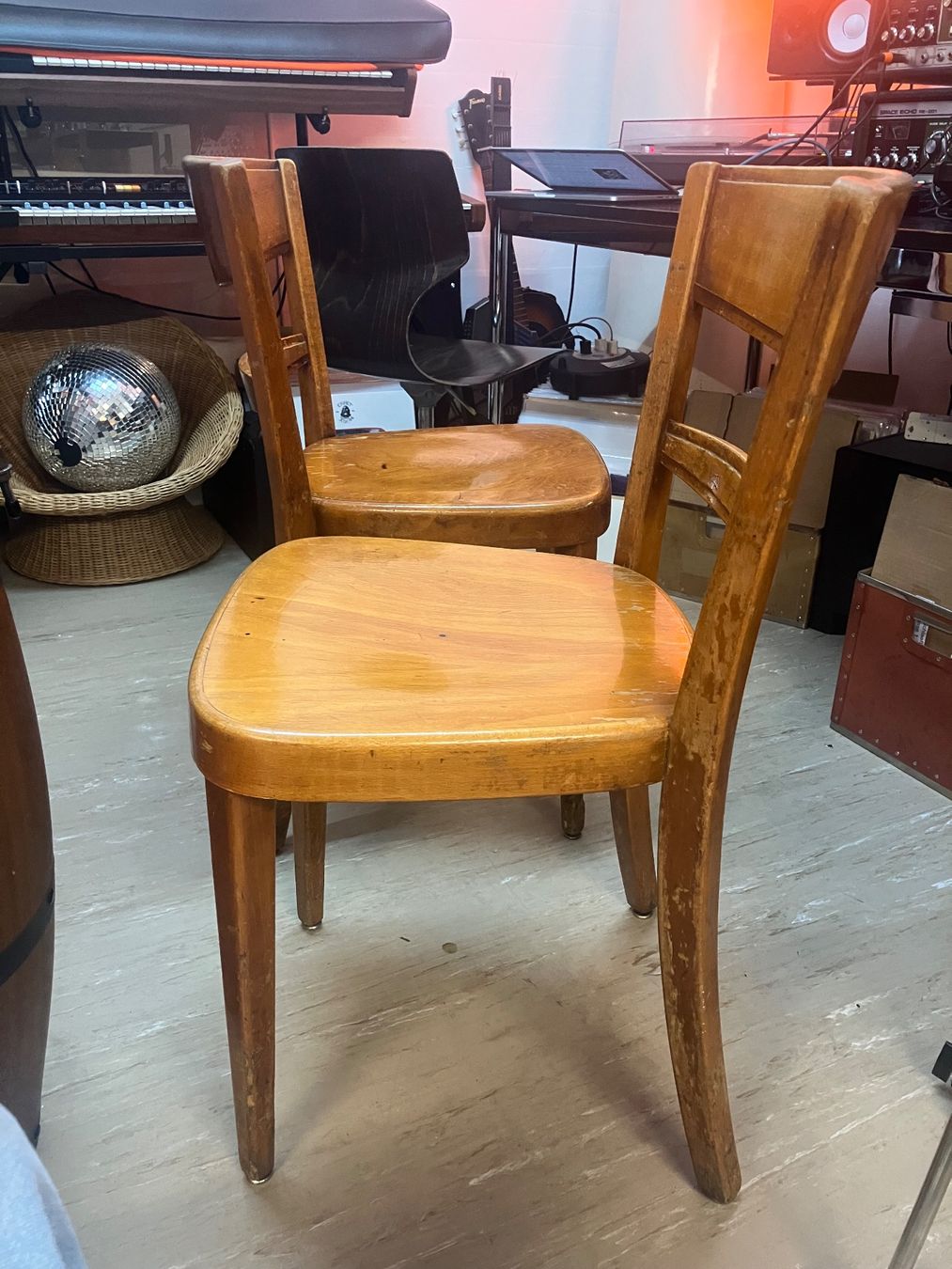 Chaises: Tolle Beizen Holzstühle 2er Set – D'occasion à Riehen par Phonem 2