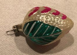 Ältere Weihnachtskugel aus den 1960-er Jahren Blüte + Blatt