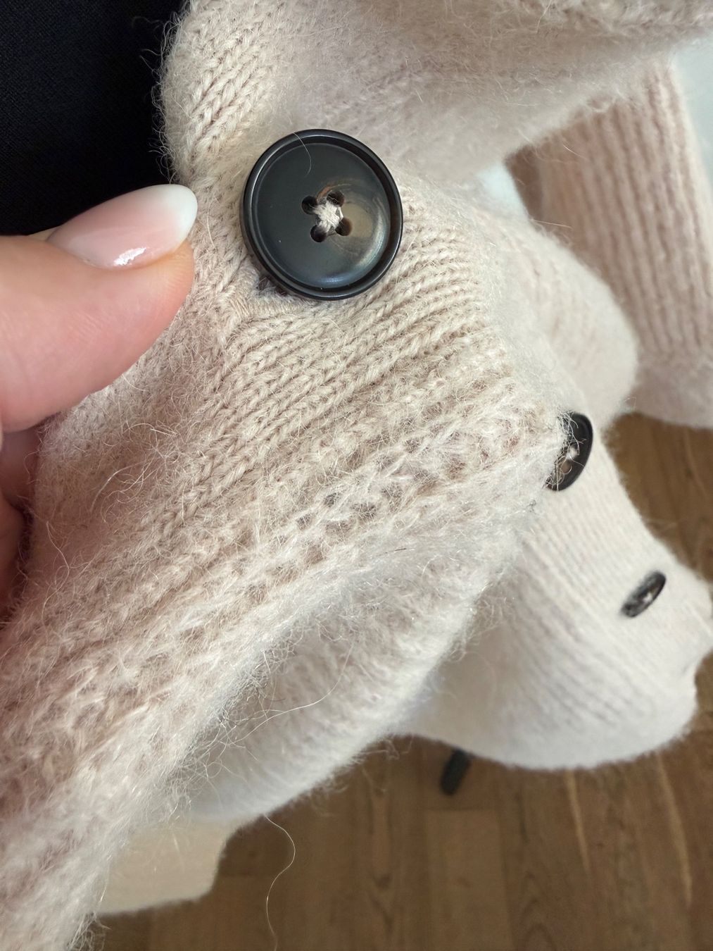 Closed Jacken: Closed Jacke beige Pulli Strickjacke ML – Gebraucht aus Wallisellen von Aboutfashion 4