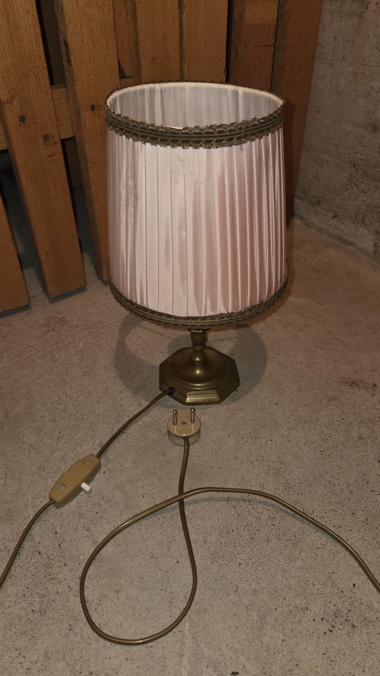 Lampade: Lampe de chevet ancienne – Usato da Corseaux venduto da 4CAHUETE 1