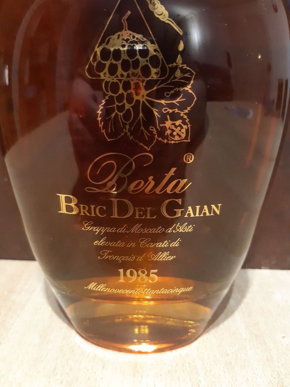 Berta Bevande alcoliche: Berta Bric Del Gaian Grappa 1985 45% – Nuovo e nell'imballaggio originale da Elsau venduto da Rumsammler 1