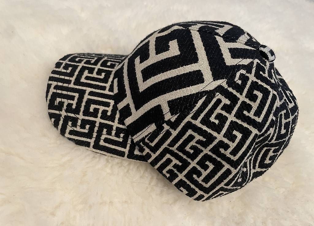 Balmain Hüte, Mützen & Caps: BALMAIN Cap – Gebraucht aus Uitikon Waldegg von Lily_Store 1