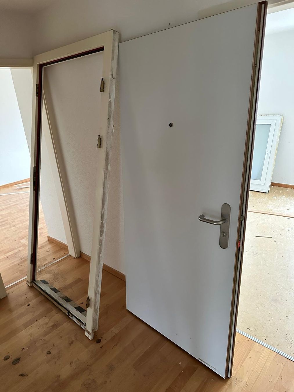 Porte: Sicherheitstür mit Rahmen – Usato da Spreitenbach venduto da Space_X 4