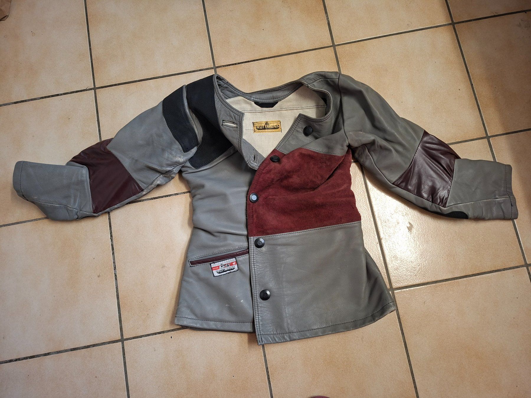Jacken: Schiessjacke Truttmann, gebraucht Grösse ca. M – Gebraucht aus Weisslingen von dx145