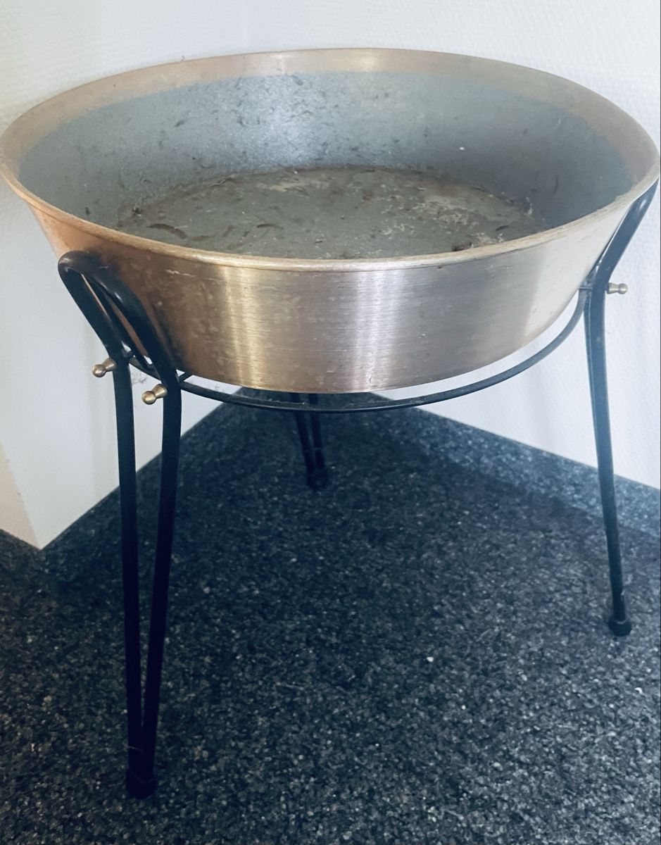 Vasi per fiori: Metallschale auf Beinen,  gebraucht – Usato da Au ZH venduto da Jaggy4