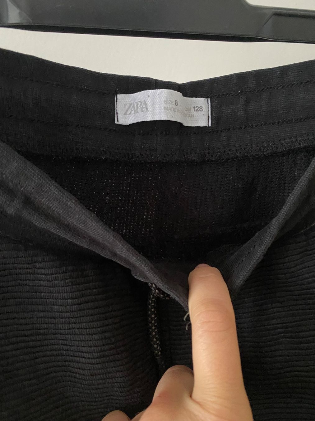 Zara Pantaloni: Zara Jogginghose Gr 128 – Usato da Zürich venduto da AninANILOKIN 3