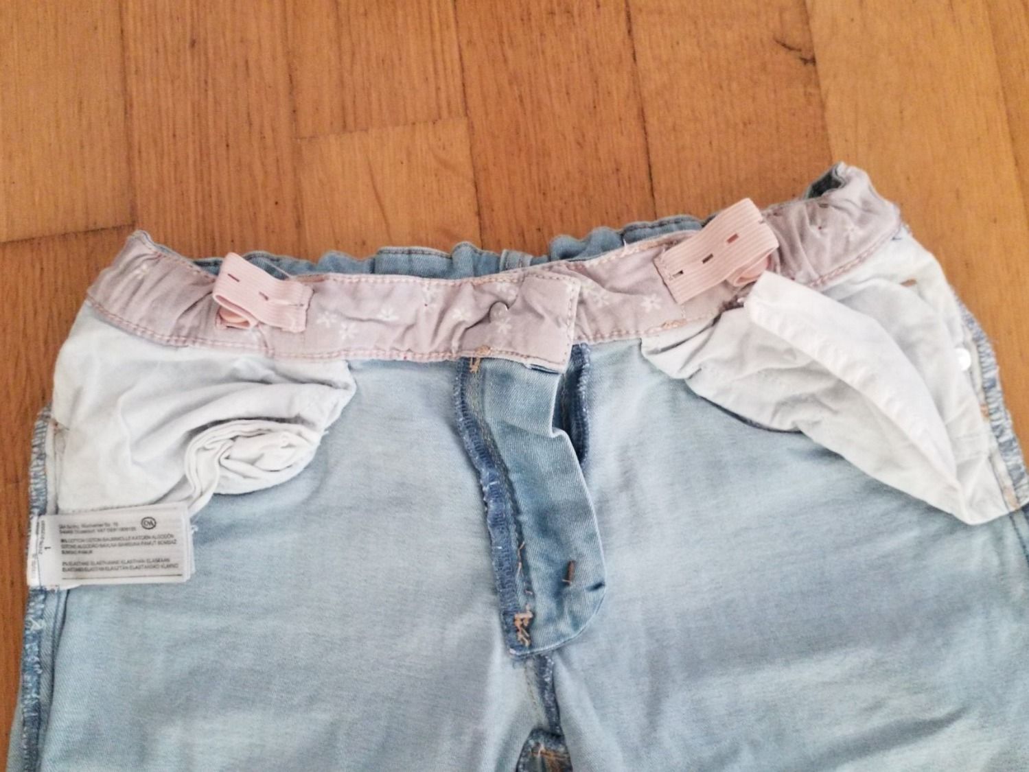 C&A Pantaloni: Mädchen Shorts – Usato da Sachseln venduto da Cadfael1 3