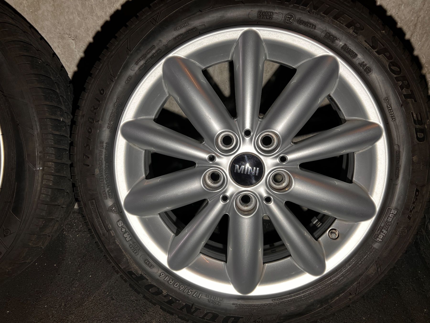 Cooper Pneus & Kompletträder: 4 Mini Cooper S Alufelgen ink. Winter Pneu – Gebraucht aus Trimmis von Susigsxr1 1