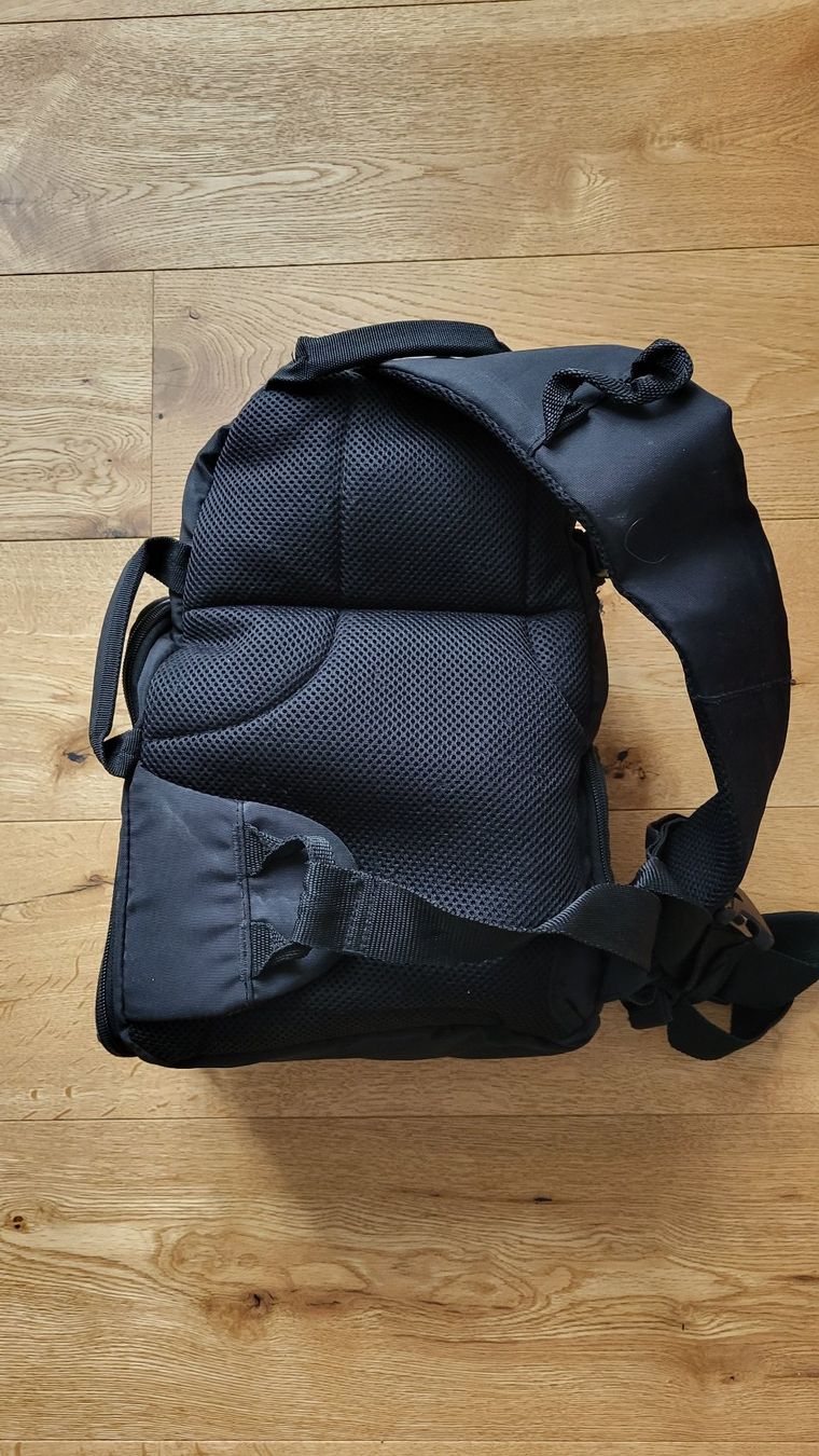 Zaini: Case Logic Fotorucksack – wie neu, viel Stauraum&Regenhülle – Usato da Wetzikon ZH venduto da runner63 1