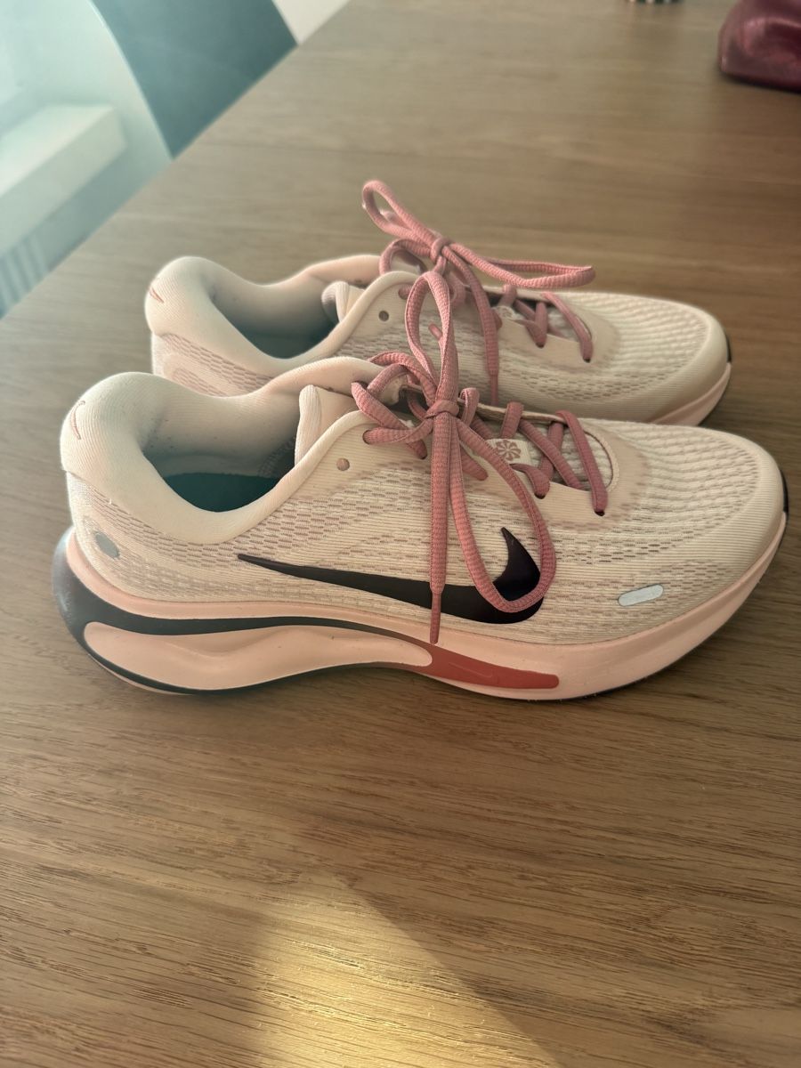 Nike Chaussures femmes: Nike Journey Run – Neuf (Voir description) à Luzern par yae_c877 2
