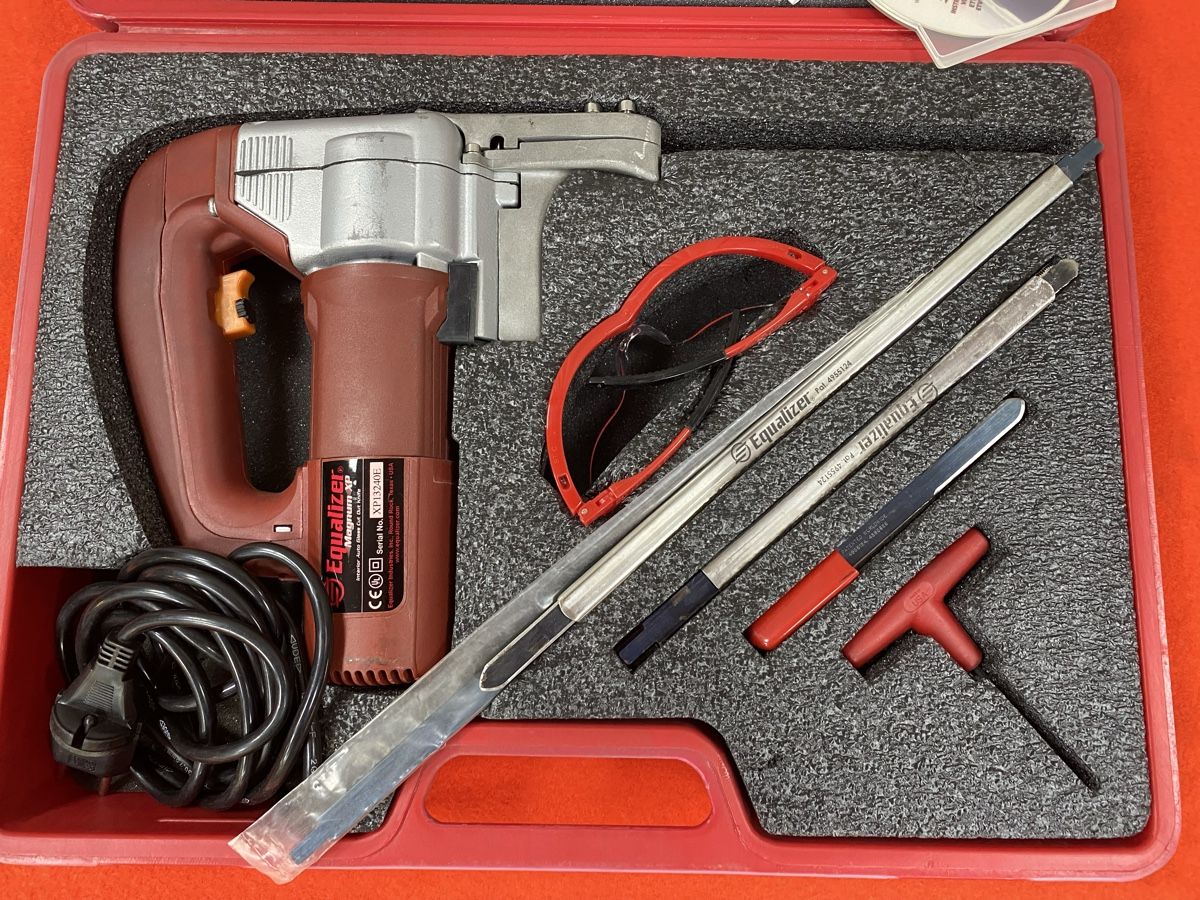 Tutte le macchine: Equalizer Auto Glass Cut-out Knifes – Usato da Hägglingen venduto da Karin0802