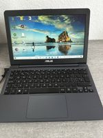 Asus Laptop dunkelblau