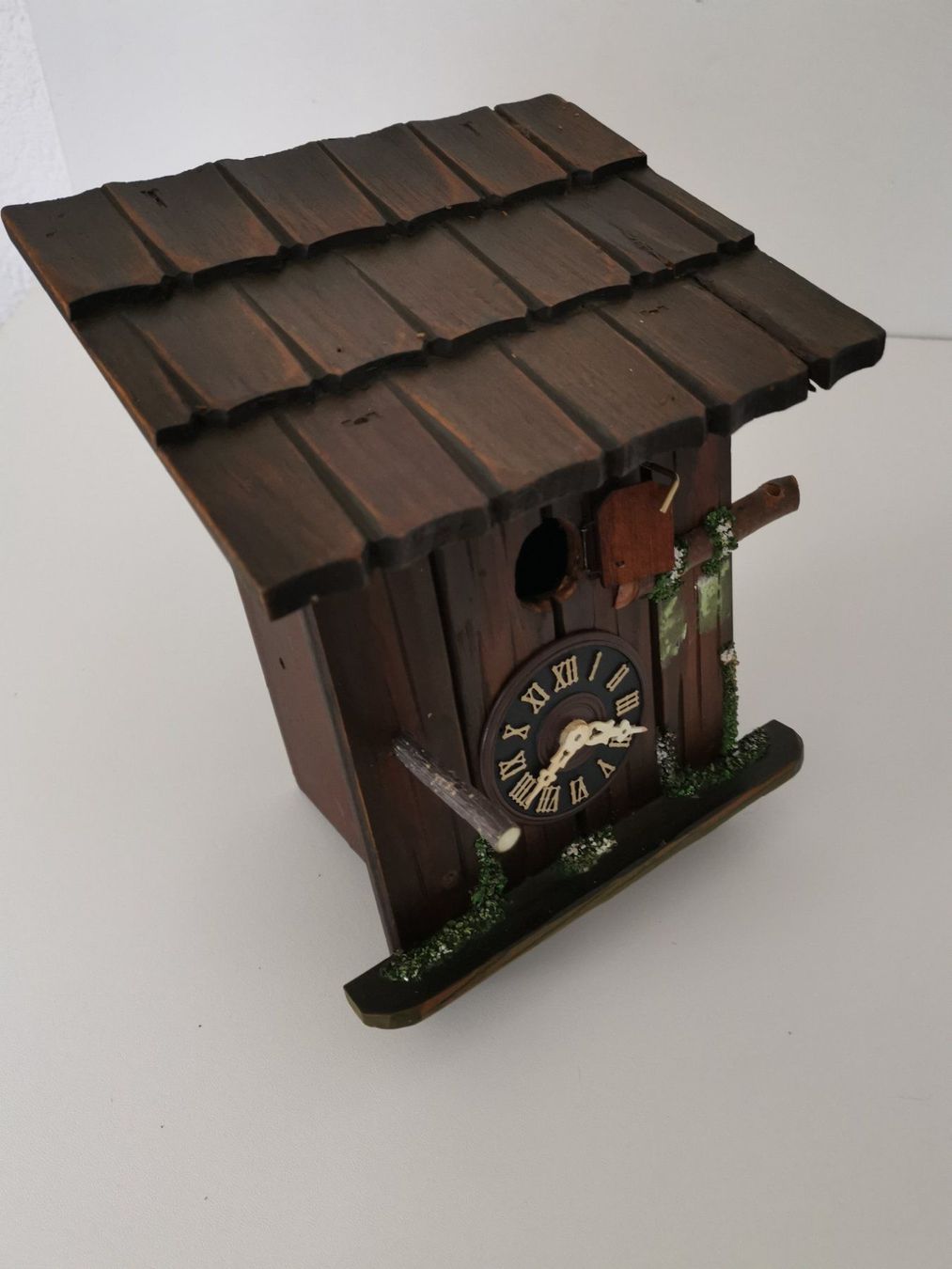 Petites maisons à oiseaux: Vogelhaus aus original Kuckucks Uhr – D'occasion à St. Margrethen SG par Goldig 2