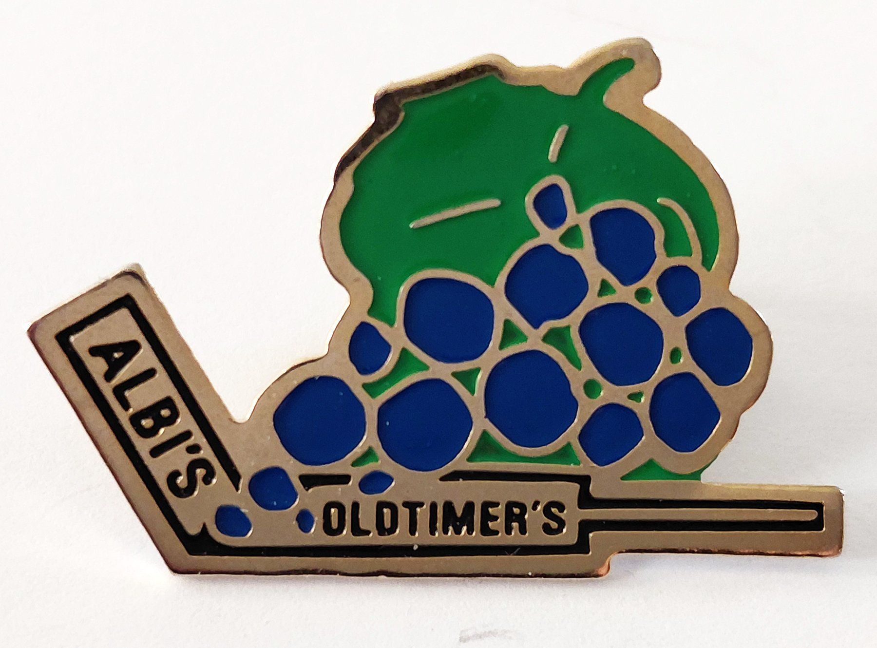 Placchette & Badge: PIN Albi's Oldtimer's – Usato da Luzern venduto da qualifair