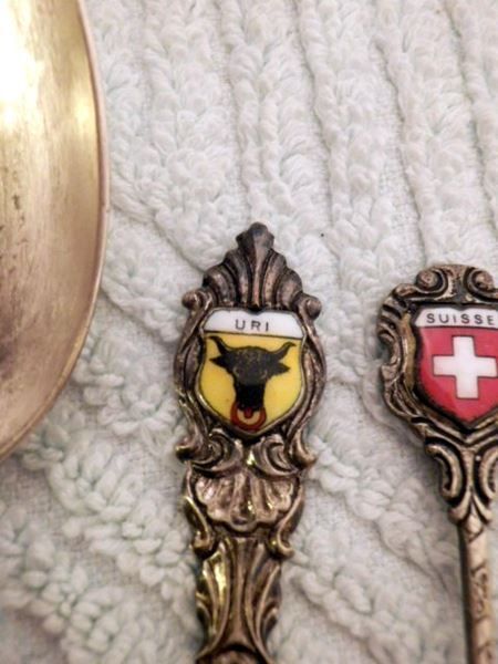 Cucchiai: Sammlerlöffeli, Souveniers gemäss Bilder – Usato da Ueberstorf venduto da dinbau 1