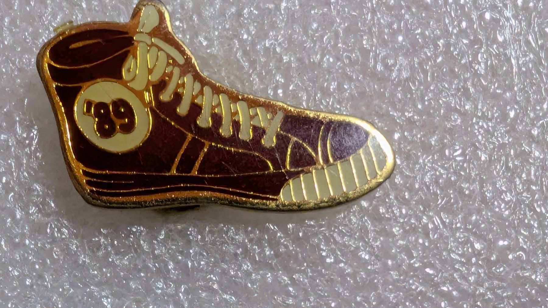 Plaketten & Abzeichen: Ansteckpin 271: Schuh – Gebraucht aus Oppligen von Pin-Fall-Shop