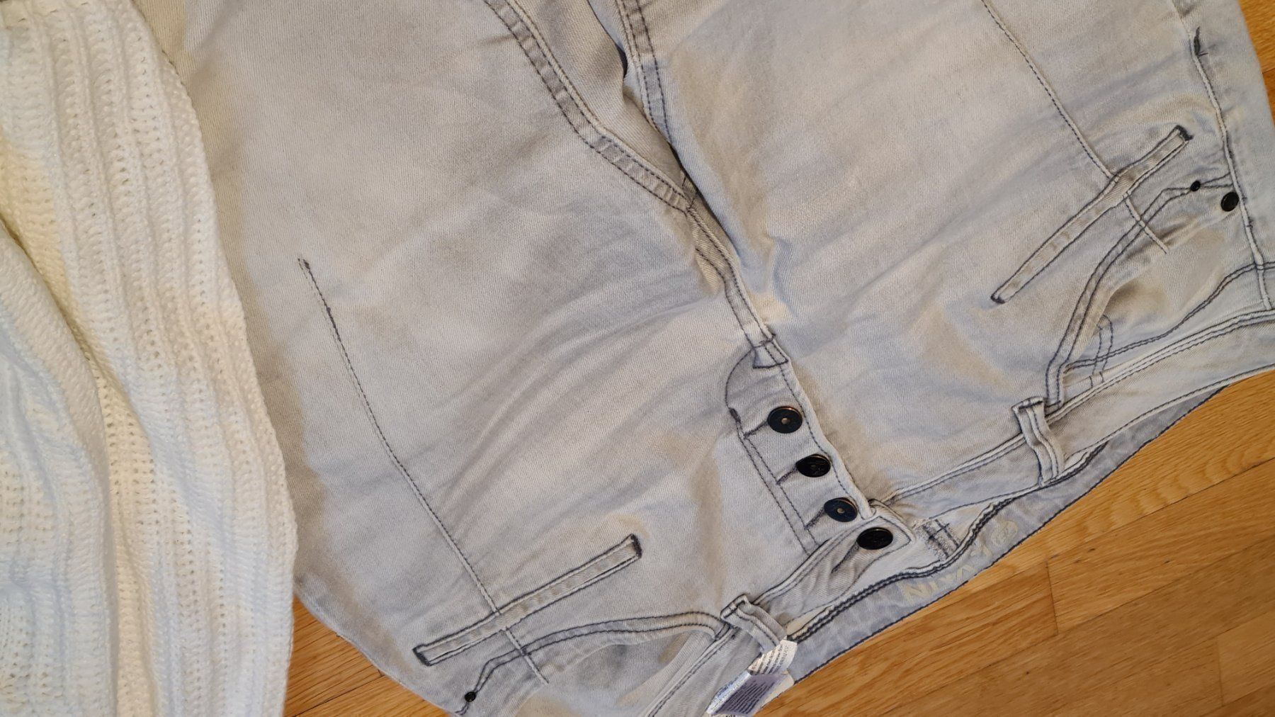 Lotti di vestiti: Pulli mit Schmuck und gratis denim jeans – Usato da Ferden venduto da jemyce 1