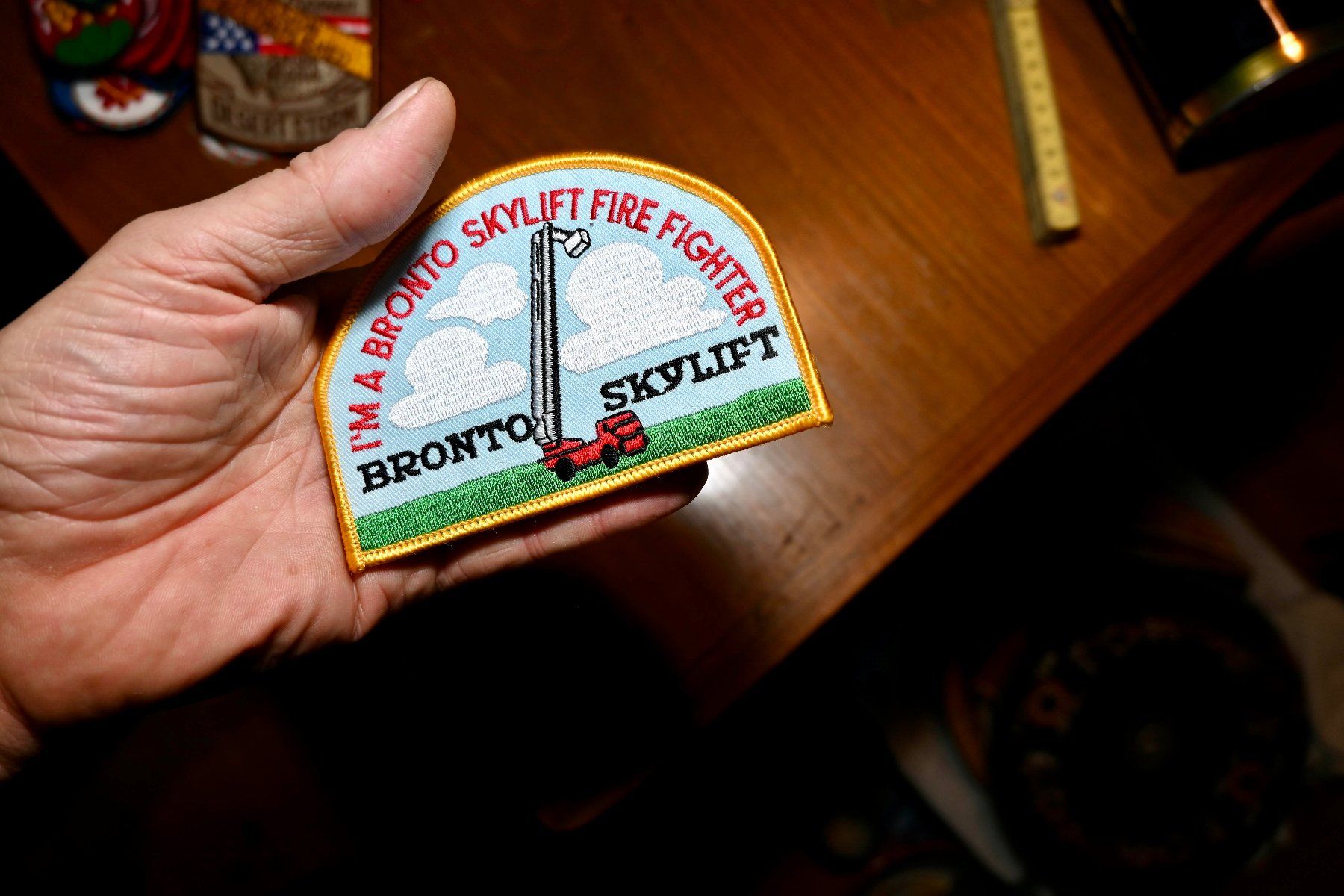Placchette & Badge: VINTAGE Bronto SKYLIFT Fire Fighter PATCH aufnäher – Usato da Pfaffhausen venduto da mono_rec 1