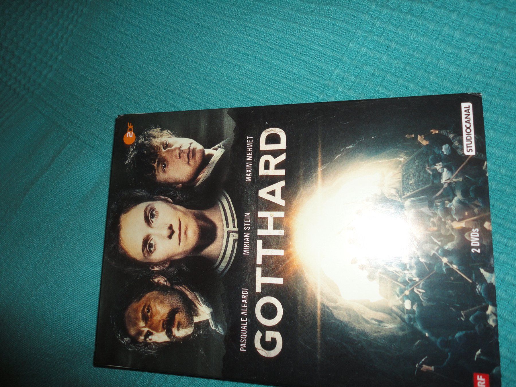 Tutti i DVDs: Gotthard - Der Film (2 DVDs) – Usato da Stein AG venduto da blueandwhite