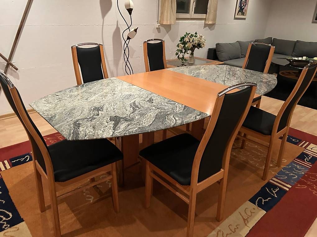 Set di tavolo e panche: massiver Granittisch mit 6 Stühlen – Usato da Niederlenz venduto da haumar