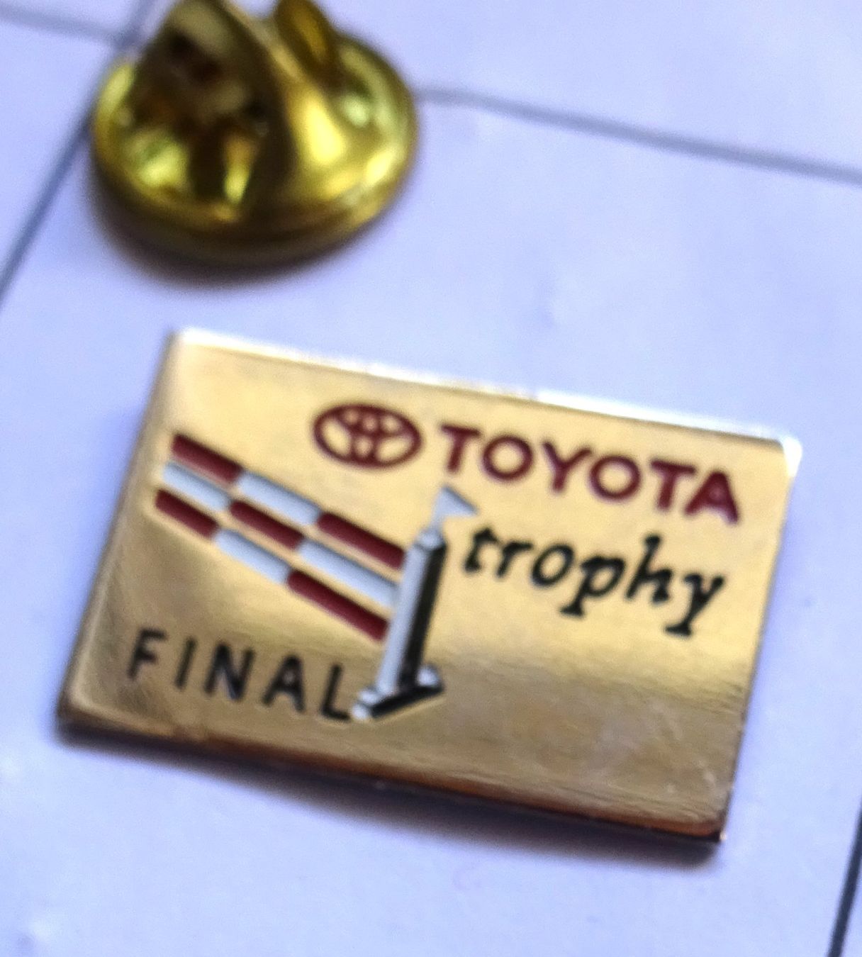 Plaketten & Abzeichen: Pin Auto TOYOTA  Trophy  FINAL – Gebraucht aus Utzenstorf von BUtter81