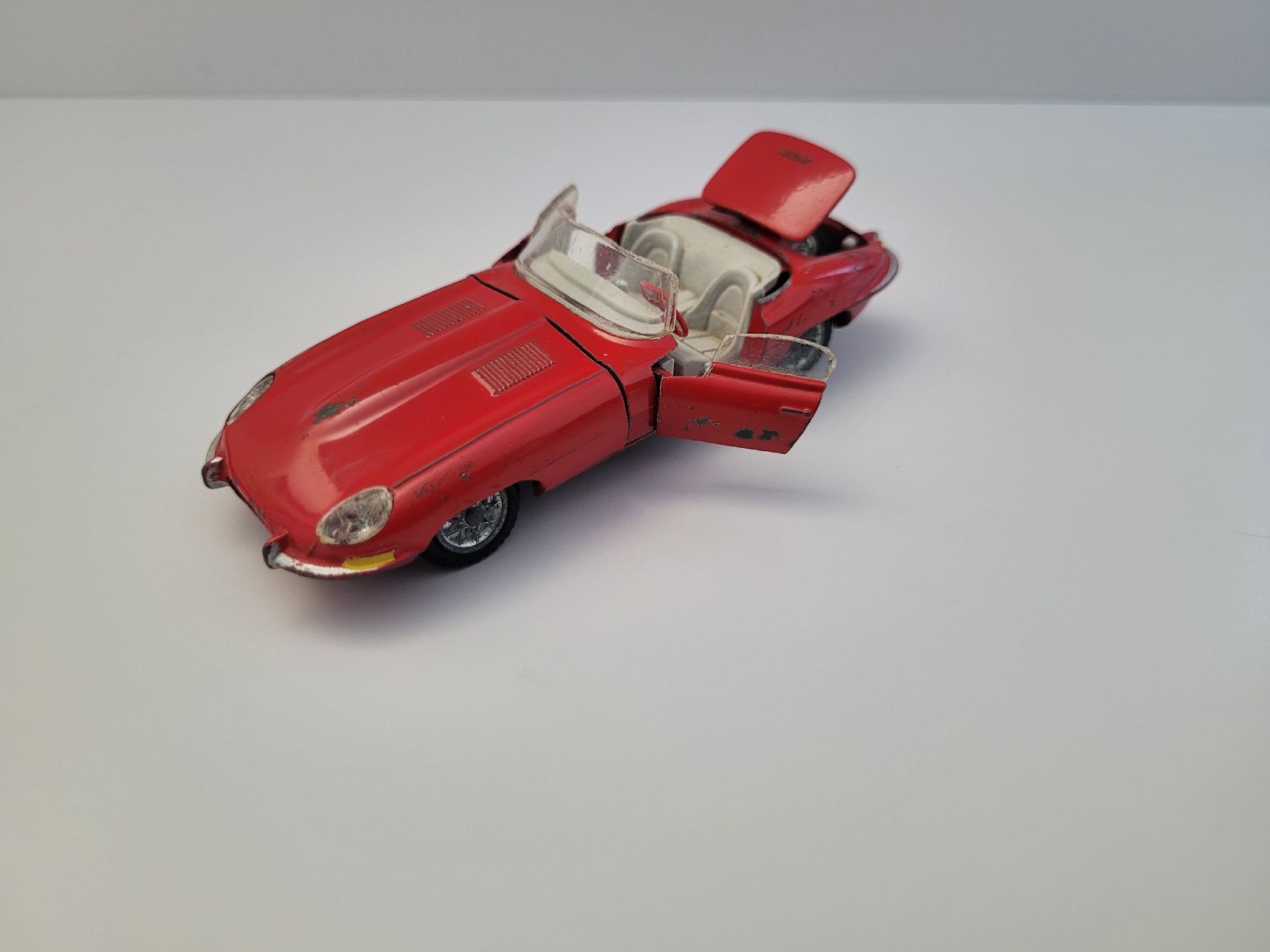 Tekno Modellini d'auto: JAGUAR E-TYPE (TEKNO) 1/43 – Usato da Zumikon venduto da tho_9zm8 3