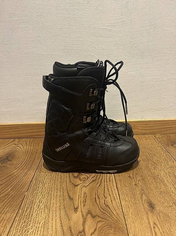 Herrenschuhe: Snowboardschuhe Deeluxe 24.5 – Gebraucht aus Saas Fee von michaberchtold