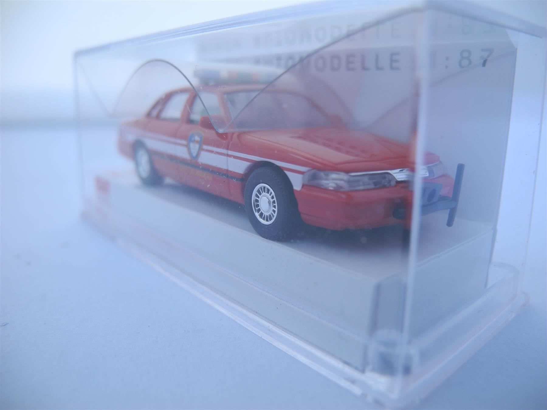 Busch Modellautos: Busch 49008 Ford Crown, Houston, Nr. R24 – Neu und originalverpackt aus Kottwil von Crazyrolf 1