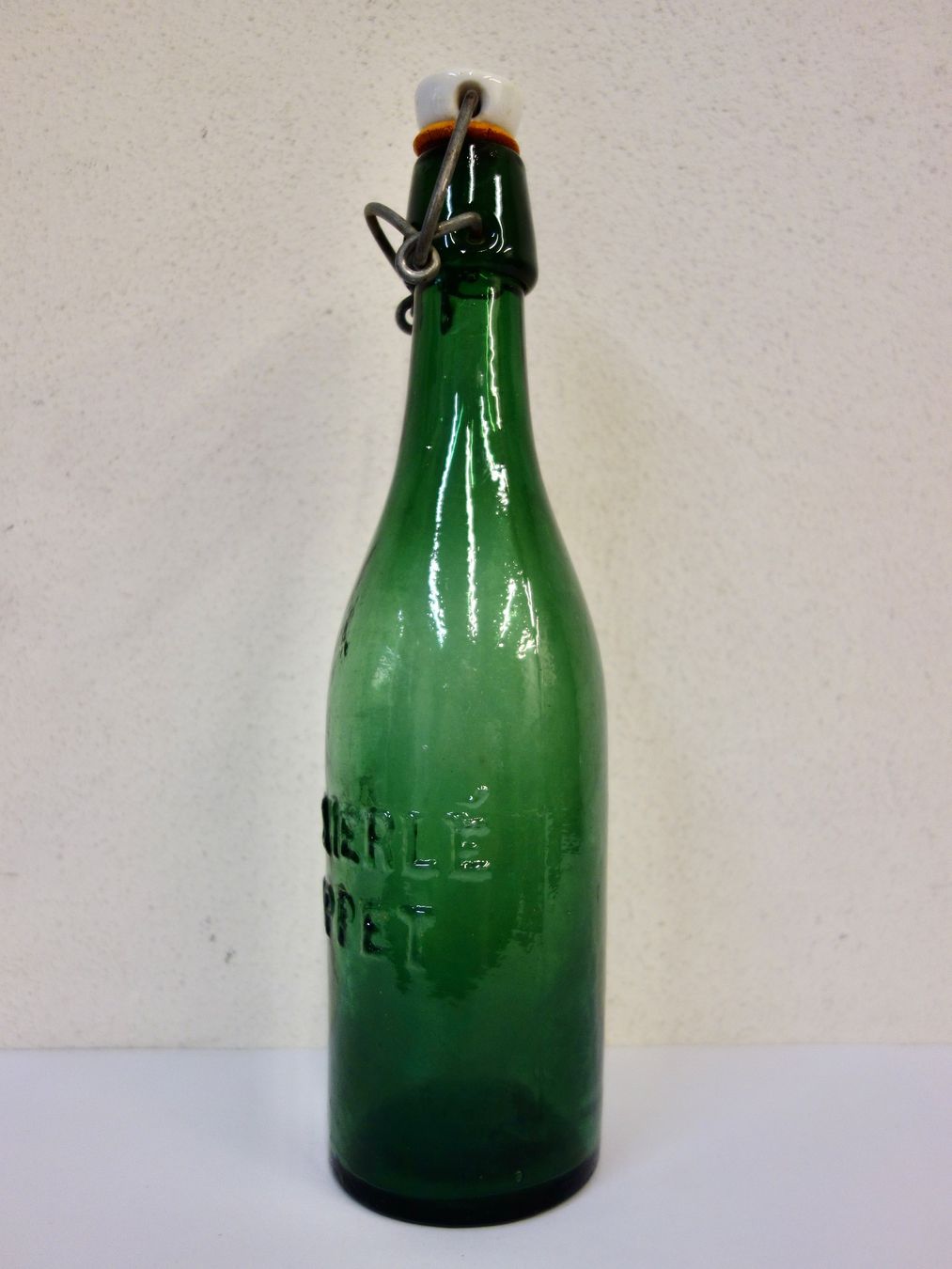 Bicchieri, Caraffe & Bottiglie: kleine alte Flasche E. BAIERLÉ COPPET – Usato da Kerzers venduto da Flaschenposten 1
