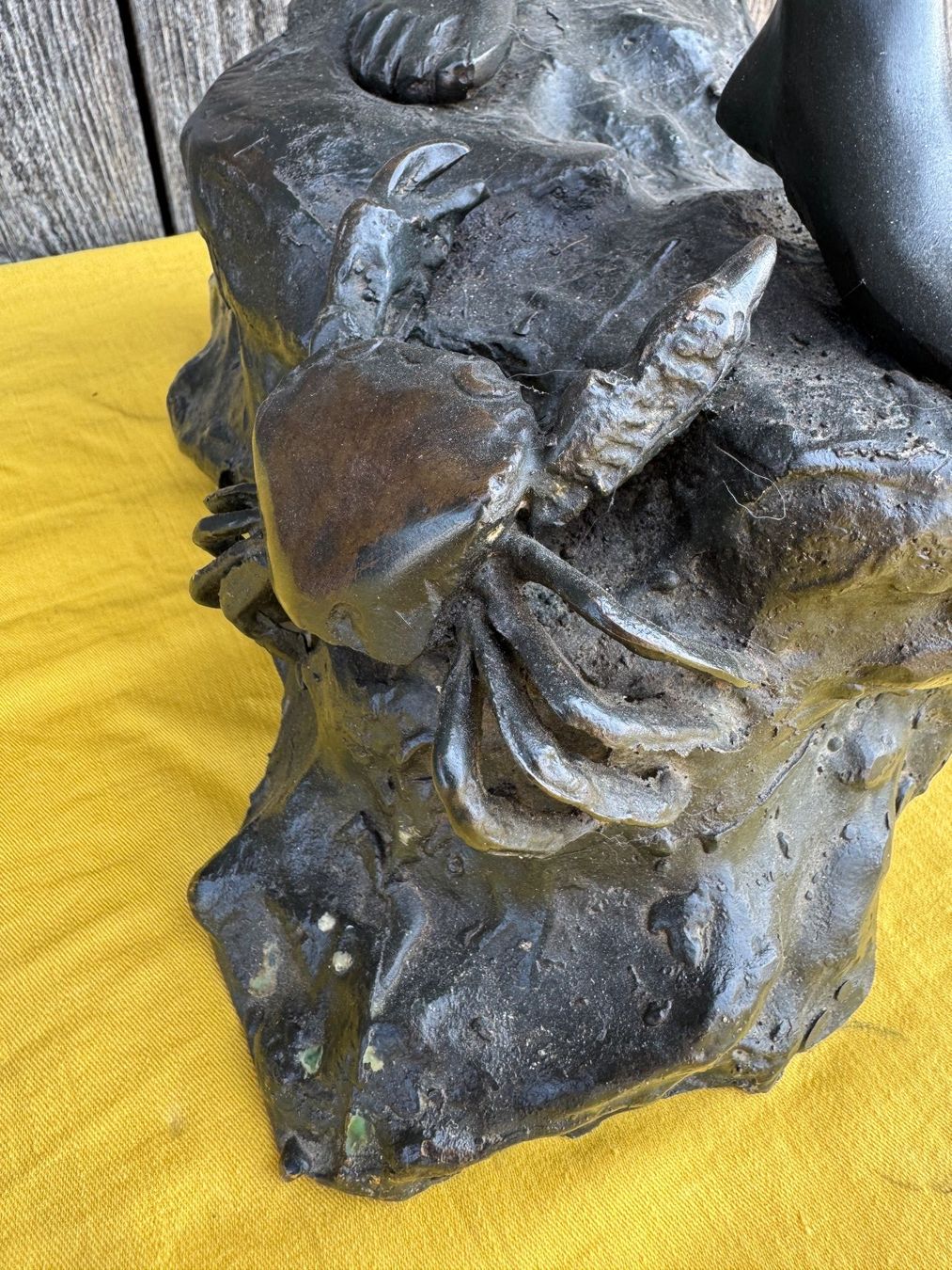 Figuren: Bronze Statue Junge mit Fisch und Krabben – Gebraucht aus Sachseln von BONATI01 2