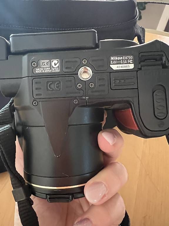 Fotocamera: Nikon Fotokamera coolpix 8700 – Usato da Matten b. Interl venduto da pulcedaqua 1