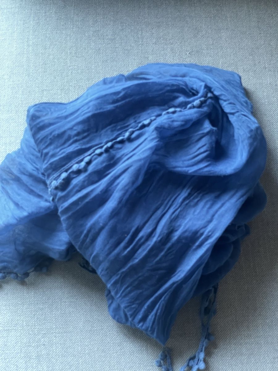 Foulard & Sciarpe: DIVERSE schöne Schal in Jeansblue – Usato da St. Moritz venduto da hdj_dd7v 1