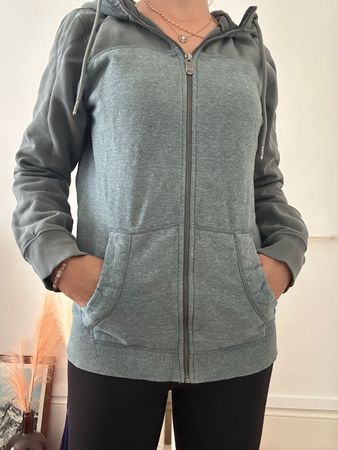 Veste à capuche zippée grise en parfait état - Taille S/M