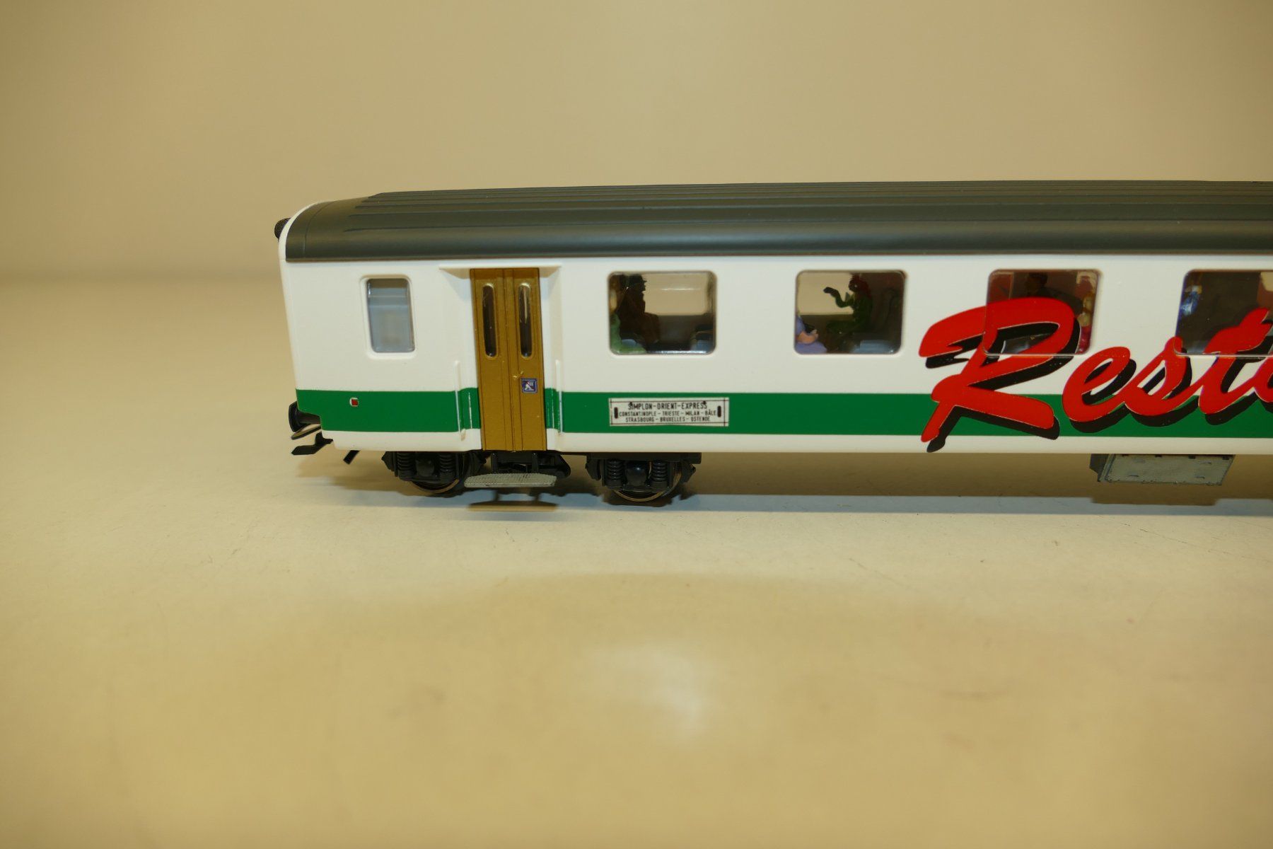Lima Modellini di ferrovie: Lima Collection H0: SBB Restaurant Wagen mit Figuren – Nuovo (secondo la descrizione) da Niederhasli venduto da Flash32 5