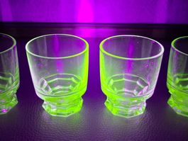 🌟 Rare Lot de 4 Verres à Liqueur en Ouraline – Art Déco