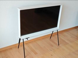TV Samsung Serif 40’’ (2018)