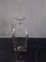 Glasflasche eckig transparent, guter Zustand